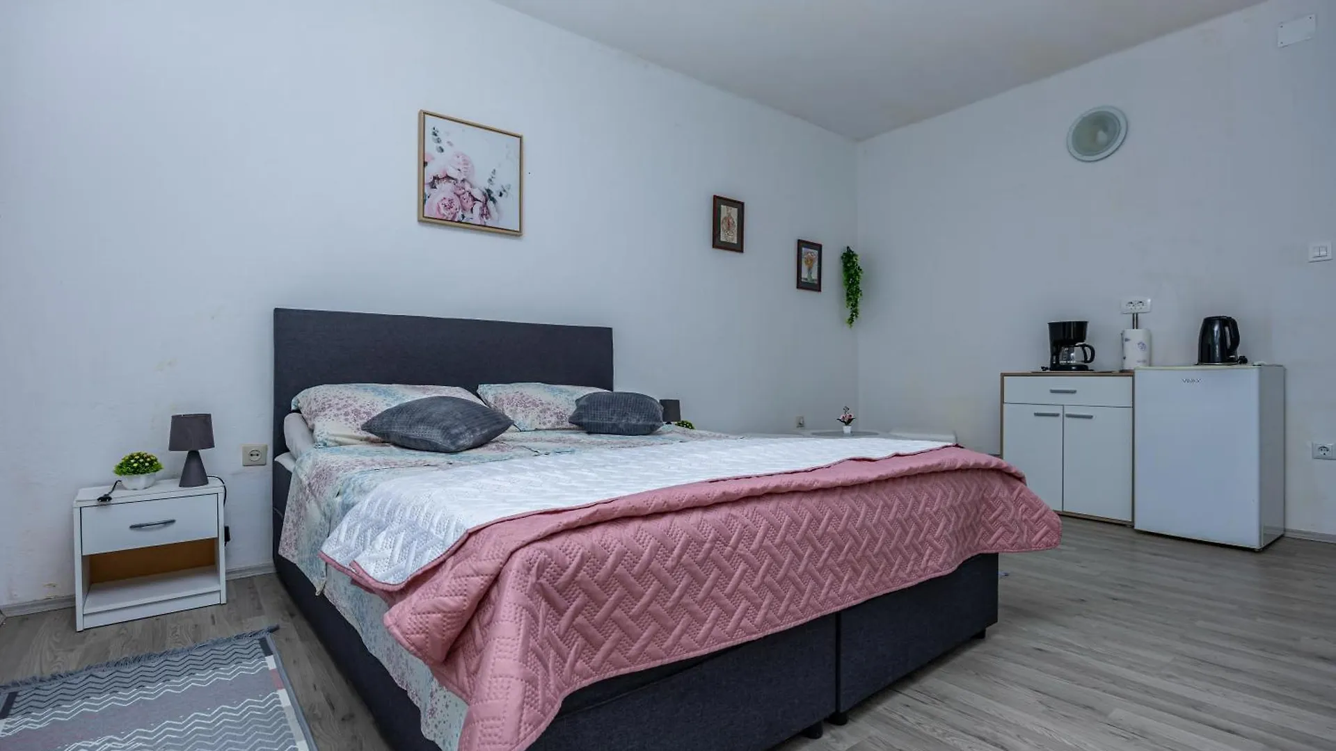 Guest house Dvokrevetna Soba Lela Hotel Crikvenica
