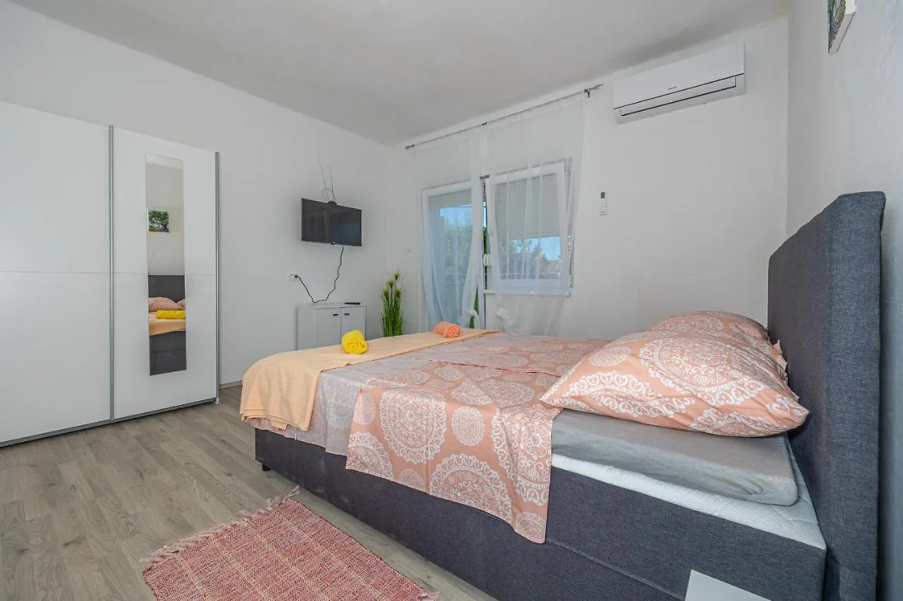 Guest house Dvokrevetna Soba Lela Hotel Crikvenica